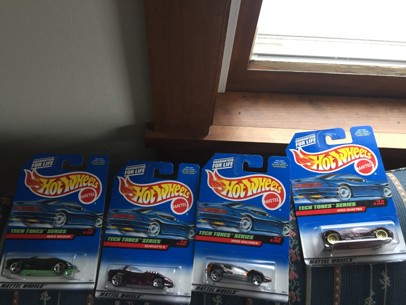 Illustration for article titled Enormous Die-Cast Collection - Box 45 - Let the Hot Wheels Roll...